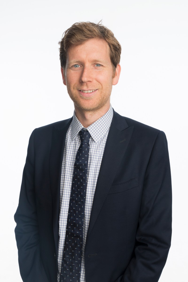 Dr Ross MacIntyre MD FRANZCO — Melbourne Ophthalmologist and Cataract Surgeon